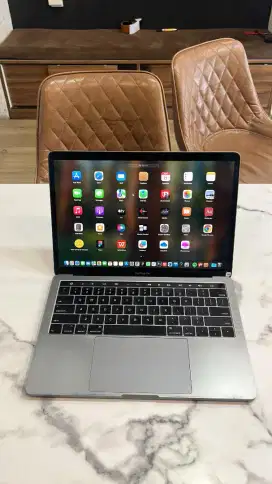 Want to sale! MacBook Pro 2019 8/128 Gb Bergaransi