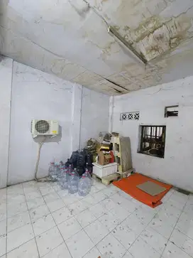 DIJUAL CEPAT RUMAH 2 BANGUNAN NYAMBUNG DI TAMBORA JAKBAR