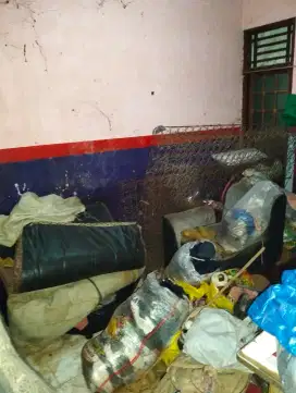 Ambil gratis kasur, kayu, baju, sepatu dll