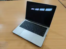 Macbook Pro 14 M4 pro 24 | 512 resmi ibox like new warna silver