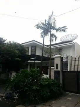 Jual Rumah Kebayoran Lama Jakarta Selatan 6 + 5 BR Unfurnished