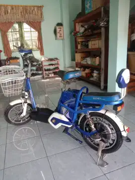 Dijual sepeda listrik masih bagus jarang paké.