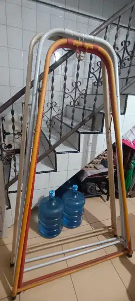 TIANG BESI AYUNAN