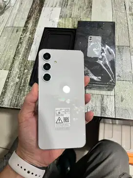Samsung s24 fe baru ya open box aja fullset ori nota ada harga net aja