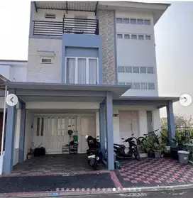 Dijual Rumah Cantik Hook 3 Lantai di BSD Kondisi Semifurnish Siap Huni