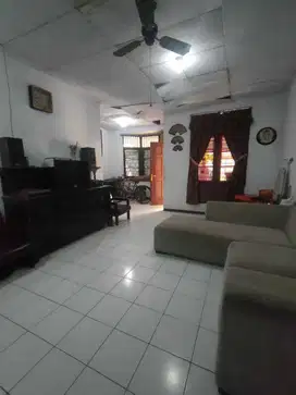 WTS Dijual Cepat Rumah Siap Huni Lokasi Sangat Strategis di Sektor 1C