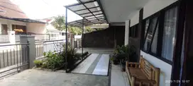 Rumah Murah Terawat Posisi Hook Lokasi Tenang di Turangga Buah Batu.