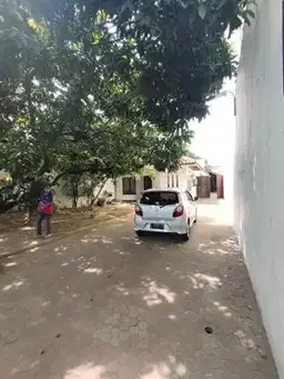 Dijual atau Disewakan Rumah + Gudang di Kenjeran Lokasi Strategis