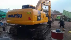 Excavator komatsu pc200-7 thn 2007