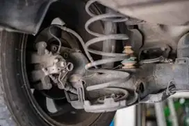 Spesialis kaki kaki mobil panggilan