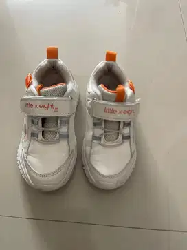 Sepatu anak little X.eight