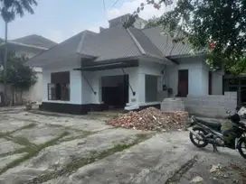 Rumah di area Menteng cocok untuk usaha resto dan coffeeshop