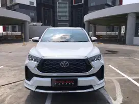 Innova Zenix V Hybrid km 7ribu