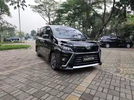 TDP MINIM 3JT FIRST HAND PAJAK PANJANG Toyota Voxy 2.0 AT NIK 2019