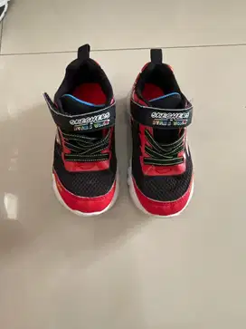 Sepatu anak skechers usia -+2 tahun