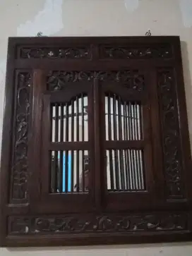 Kaca bingkai jati