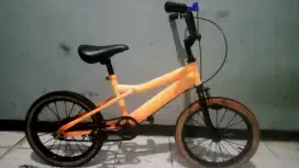 sepeda BMX GOLDEN msih bgus batangan keker ban msih tebal tinggal pkai