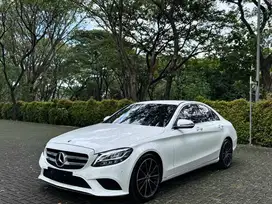 W205 Facelift! Mercedes Benz C200 EQ Boost 2019 320i Cooper X1 GLA200