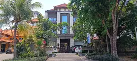 Gedung Strategis Cok Agung Tresna Renon Denpasar Bali