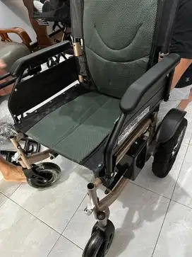 kursi roda elektrik