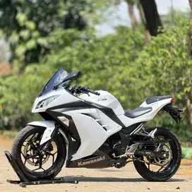 KAWASAKI NINJA 250 FI OLD PUTIH 2014 KM 7K PAJAK HIDUP SANGAT GRES