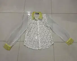 Kemeja brokat bunga