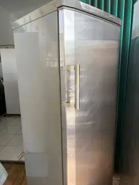 upright chiller gea 350L
harga 3,5jt
