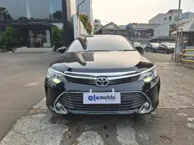 DP MURAH Toyota Camry 2.5 V Bensin-AT 2015 Hitam CSTTB