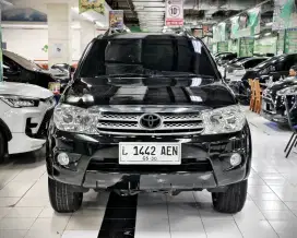TOYOTA FORTUNER G DIESEL MT 2011 HITAM