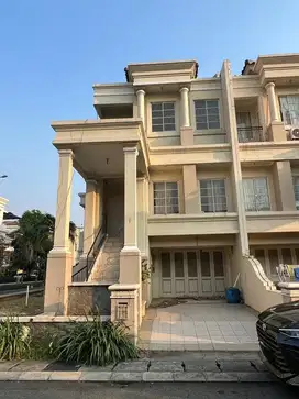 Rumah Hoek 3Lt Di Gading Grande, Hanya 5 Menit Ke Mall Kelapa Gading