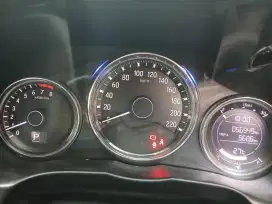 Honda City 1,5 E CVT Hitam