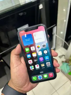 Iphone 11 128GB ex resmi iboxx fulset lecet pake