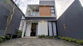RUMAH 2 LANTAI, SIAP HUNI, 11 MENIT KE KAMPUS UII JOGJA