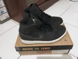 Air jordan 1 mid crater