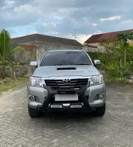 Toyota HILUX 2.5 G VNT 4x4 MT 2014