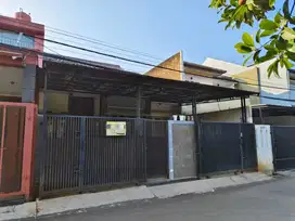 DI JUAL RUMAH area Arcamanik Antapani,akses jalan 2 mobil.