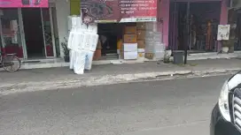 Dibutuhkan staff toko plastik