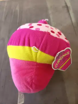 Jual Boneka Warna pink dan Pajangan action figure