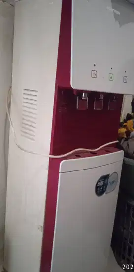 DISPENSER GALON BAWAH MERK POLYTRON
