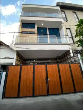DIJUAL RUMAH BARU 3 LT FULL FURNISH DI TEBET TIMUR JAKARTA SELATAN