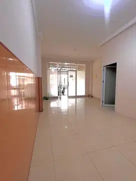DISEWAKAN RUKO ADA PARTISI COCOK UNTUK KANTOR TINGGAL MASUK GALAXY