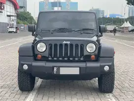 JEEP WRANGLER SPORT 3.8 UNLIMITED AT HITAM 2011