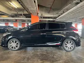 TOYOTA YARIS 1.5 TRD SPORTIO BENSIN | WARNA HITAM