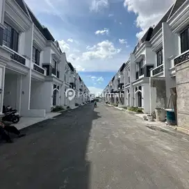 Rumah villa the marriot jalan bakti luhur daerah kapten muslim