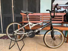 Sepeda BMX Wimcycle Roadtech 20