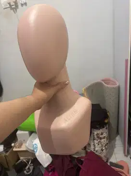 Patung kepala untuk hijab