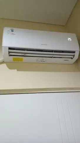 Ac Gree 3/4 PK Pemakaian sejak 2023  Kondisi normal ac dingin