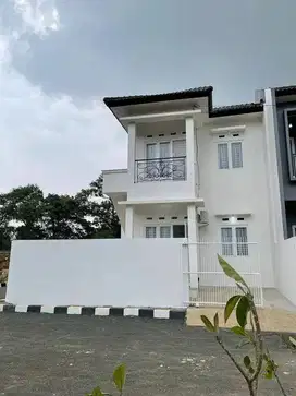 judulnya 1 kamar kos putri kamar mandi dalam ac di lantai atas...