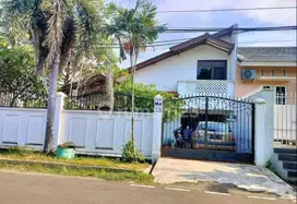 Rumah 2 Lnt Lebar 12m Jalan Lebar Dan Bisa Kntr