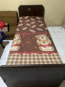 Jual dipan + kasur kapuk free kasur + lemari dan meja rias